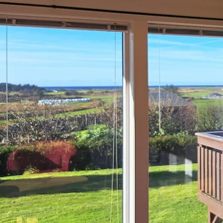 3 Bedroom Stunning In Vanse Feriehus *