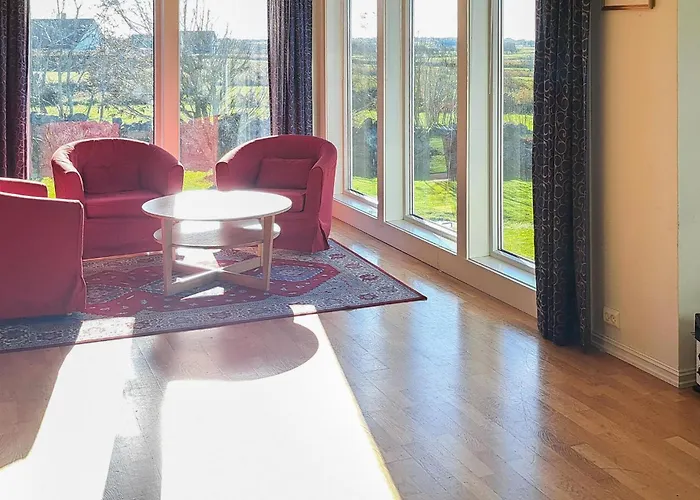 3 Bedroom Stunning In بيت للعطل