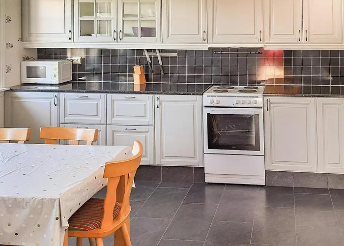 3 Bedroom Stunning In *
